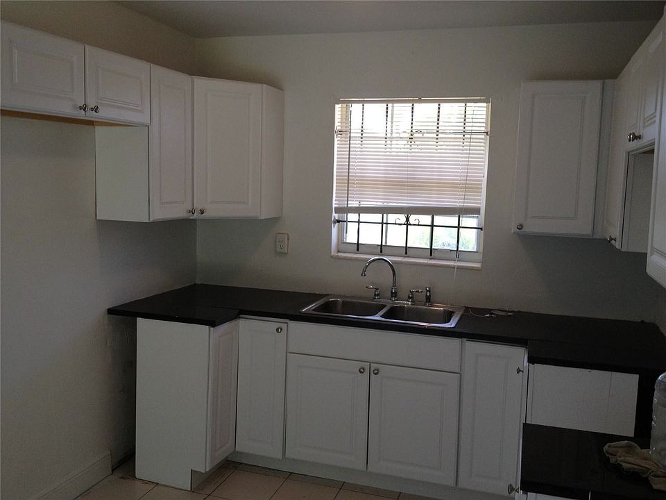 1st image of 20404 NW 21st Ave
