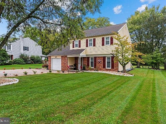 2nd image of 110 Village Green Ln
