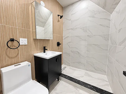 Bathroom, photo 1