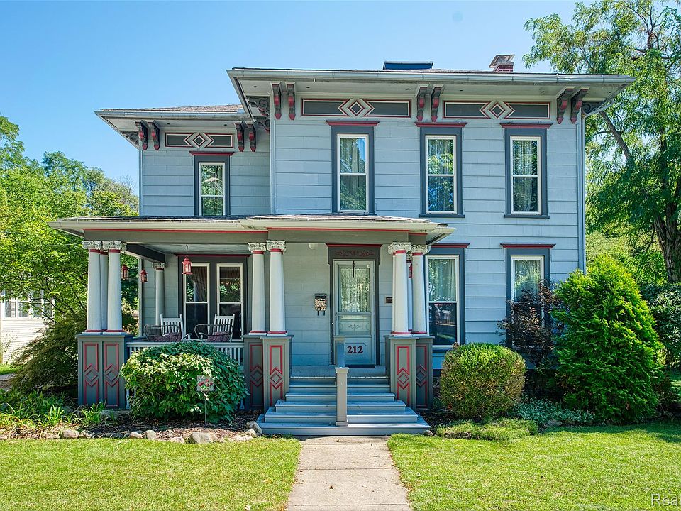 1st image of 212 S Union St