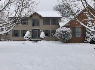 910 Park Village Dr, Louisville, OH 44641