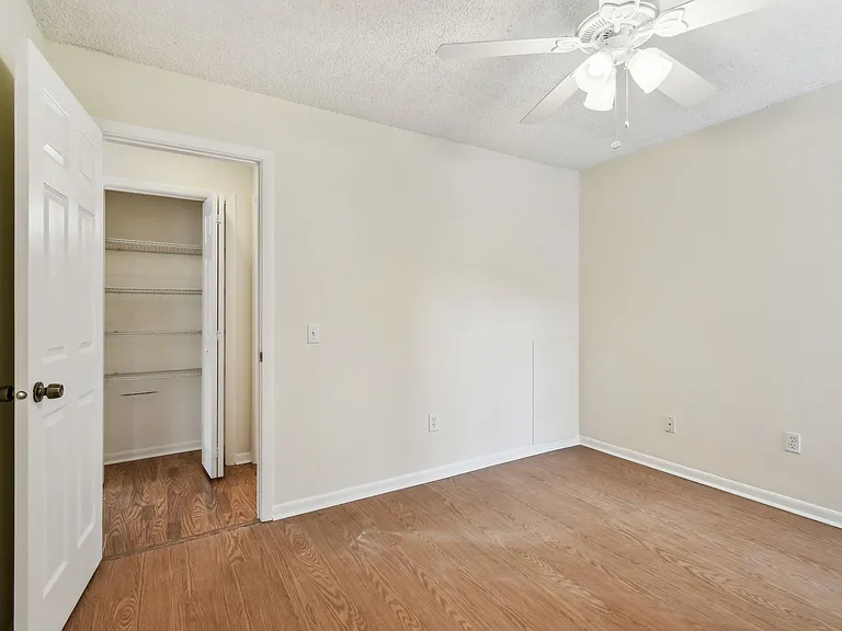 938 Willowood Ln — Photo 20