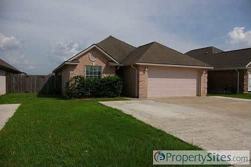 1st image of 902 Bougainvillea St