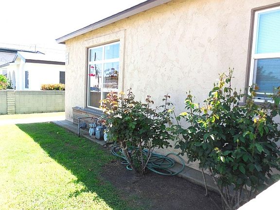 Private yards-Dog Friendly