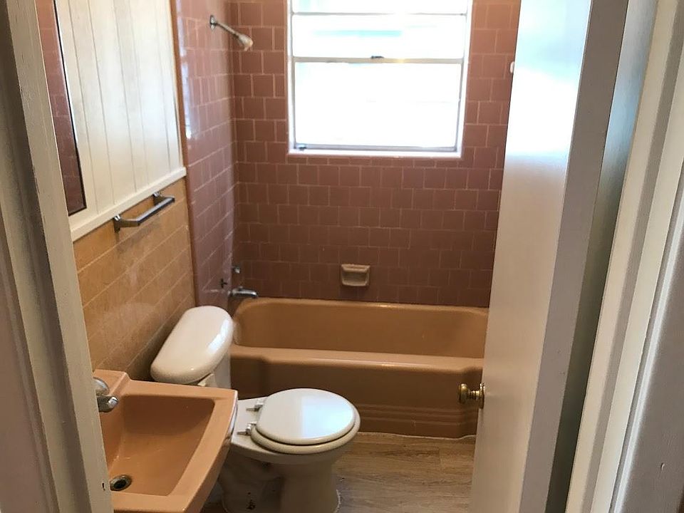 2nd image of 217 S Church St APT 5