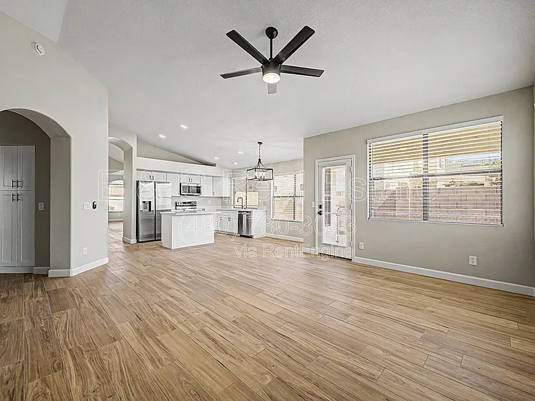 3015 S Woodruff — Photo 7