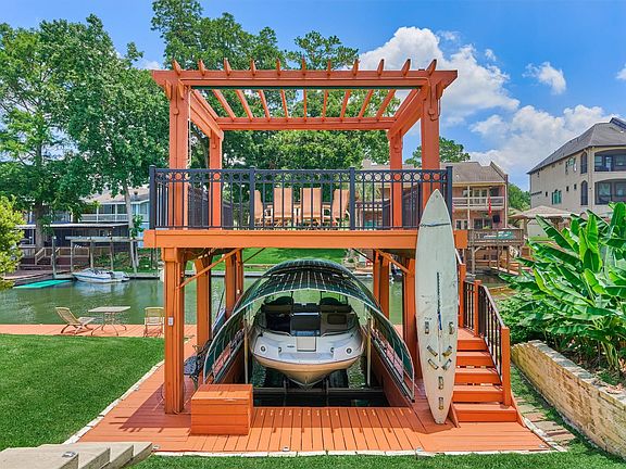 5th image of 738 Lake View Dr