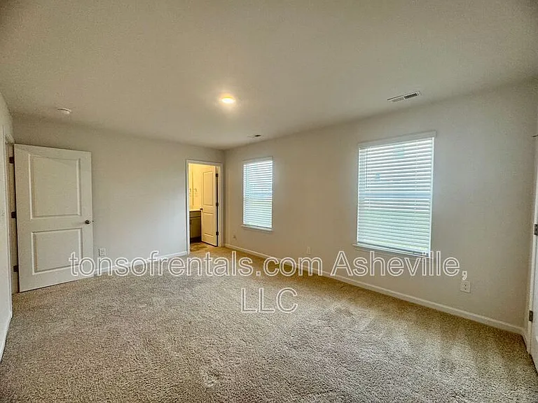 6 Chambers Garden Dr — Photo 10