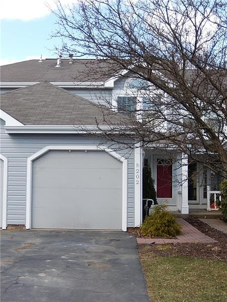 1st image of 202 Clearbrook Ct