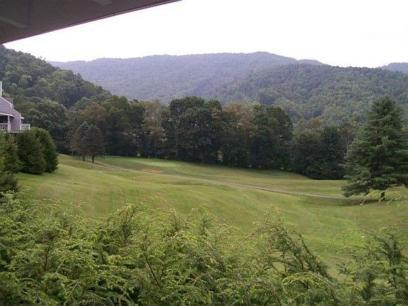 4th image of 124 Mountain Club Dr