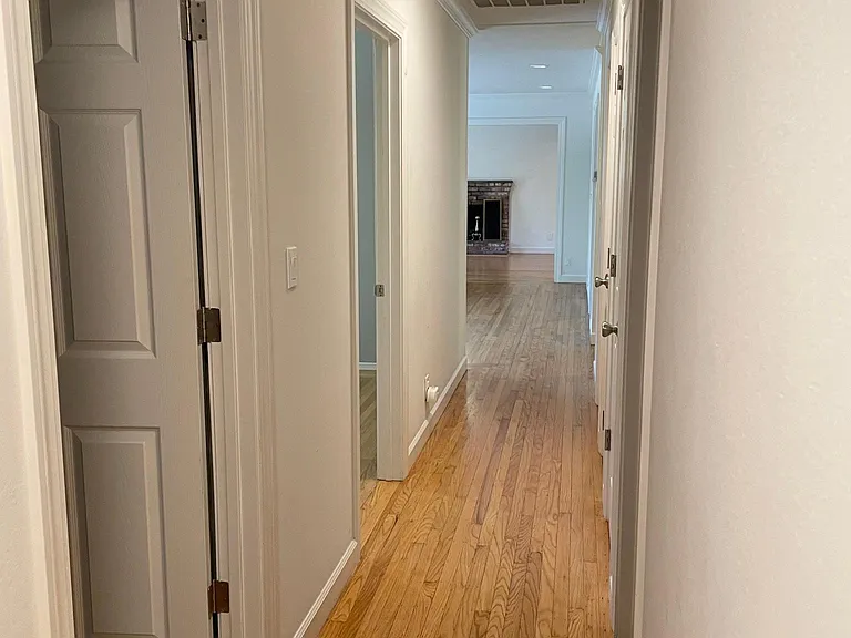 212 Ludell Dr — Photo 12