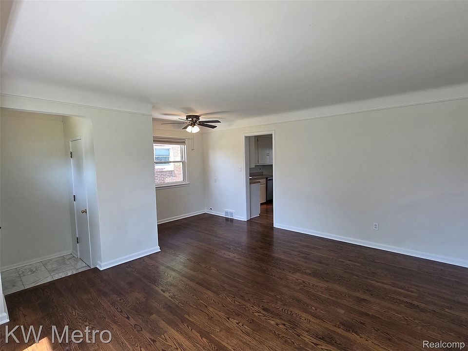 122 Jeffrey Ave, photo 5