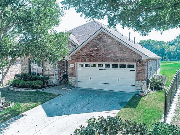 2nd image of 978 Winged Foot Dr