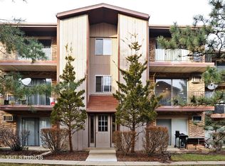 2525 Spring St APT 2803, Woodridge, IL 60517