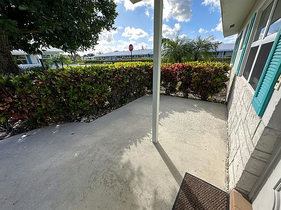 4th image of 1917 SW 12th Ave