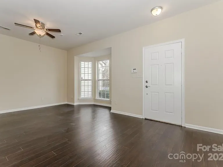 8805 Gerren Ct — Photo 5