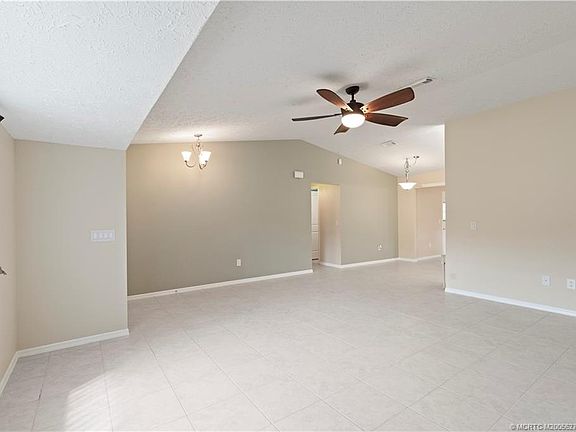 5th image of 537 NW Sagamore Ter