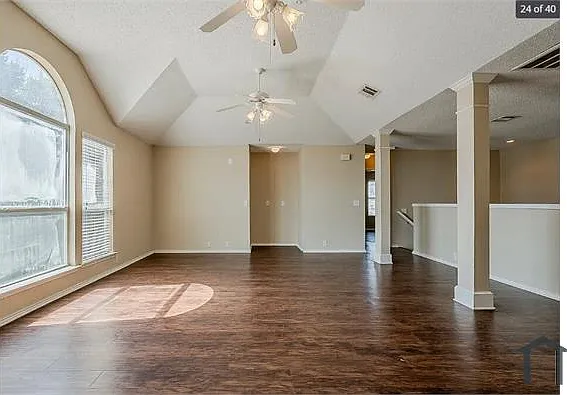 8301 Orleans Ln — Photo 10