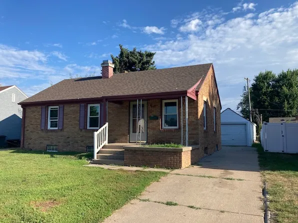 118 Ringland Rd, Hastings, NE 68901