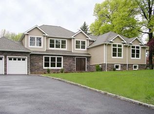 381 Crescent Ave, Wyckoff, NJ 07481