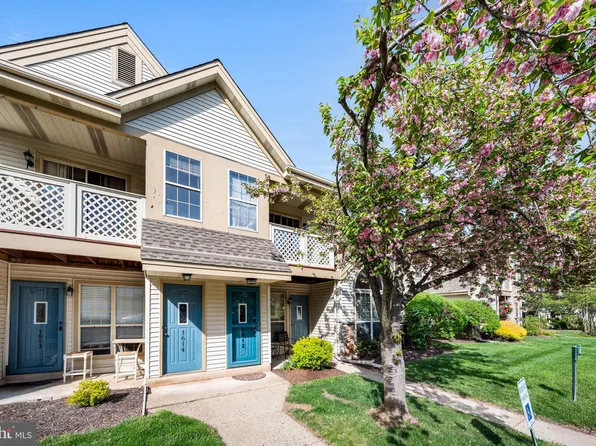 1612 Foxmeadow Cir, Limerick, PA 19468