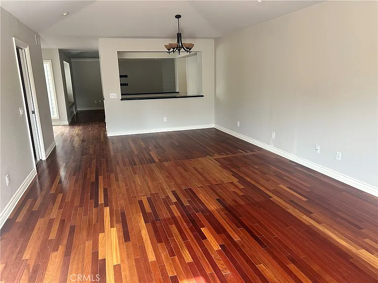 825 Hibiscus Ct — Photo 7