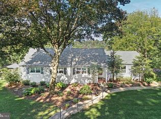 2135 Hollywood Dr, York, PA 17403