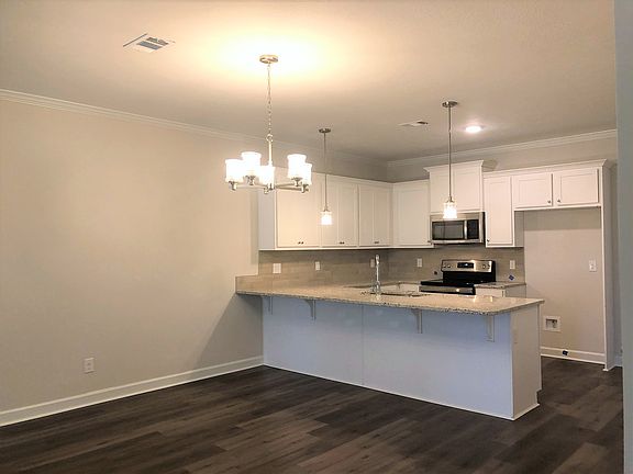 5th image of 3056 Stanhope Dr