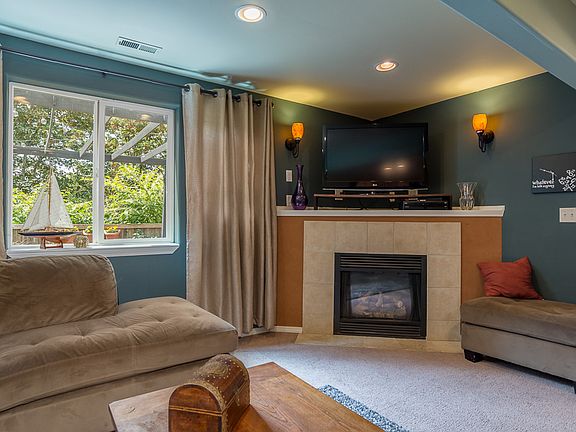 3rd image of 1105 9th Ave Unit B