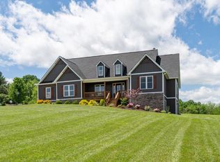 275 Mill Ln, Staunton, VA 24401