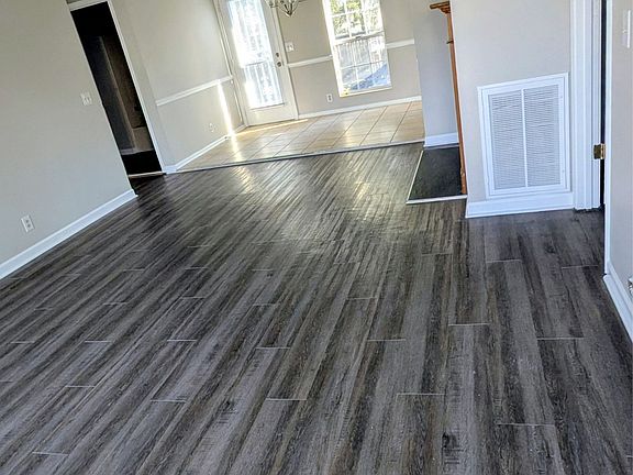 2nd image of 2925 Sheana Way