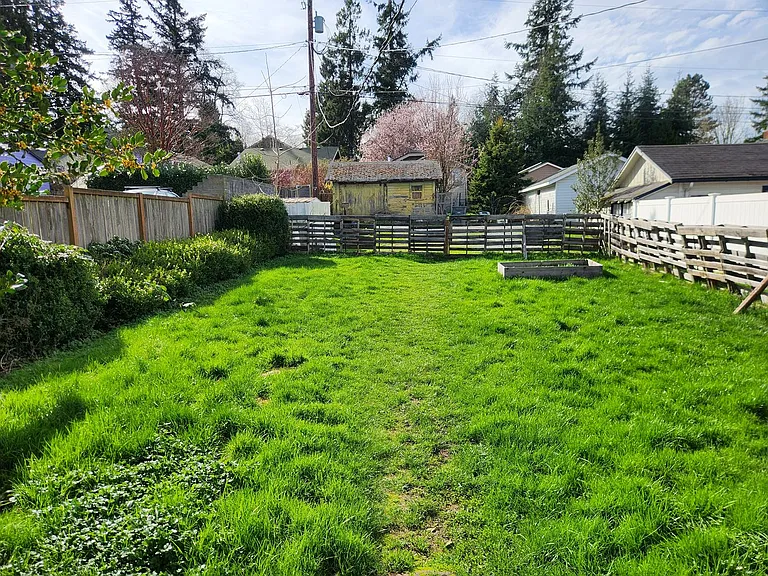 1155 Grant St — Photo 9