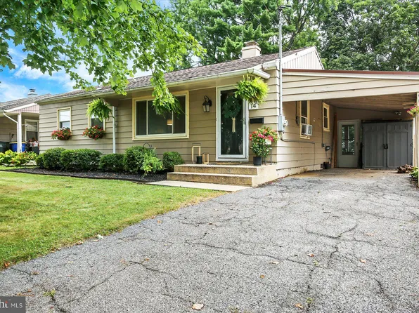 14 Essex Rd, Camp Hill, PA 17011