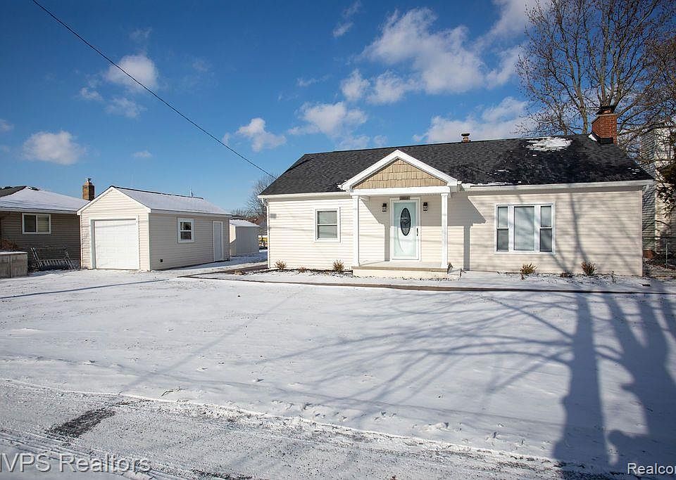 1st image of 7800 Lake Dr