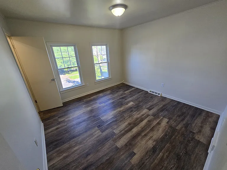 112 Helen St #2 — Photo 3