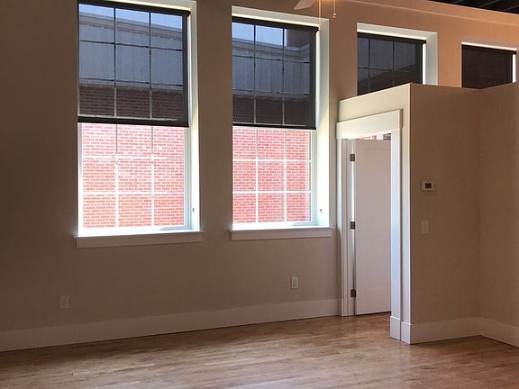 3rd image of 303 Franklin St #107