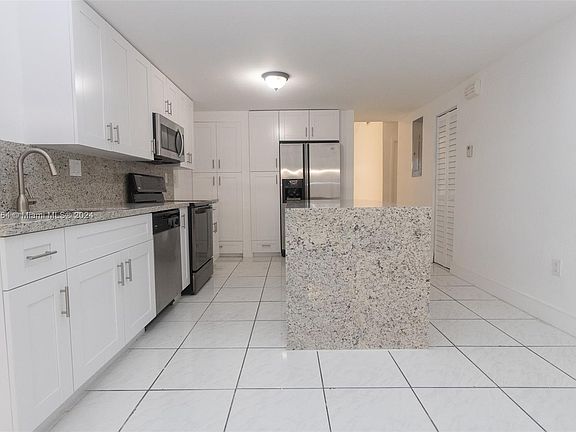 4th image of 8956 NW 117th Ter