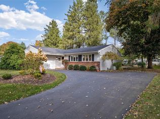 25 Harvest Rd, Fairport, NY 14450