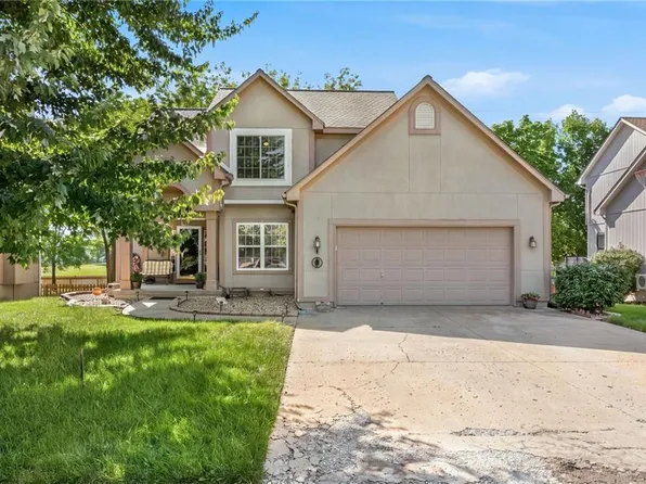 5924 NE Turquoise Dr, Lees Summit, MO 64064