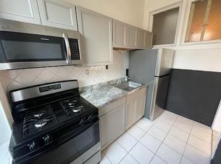 130 Sumac St #2F, Philadelphia, PA 19128