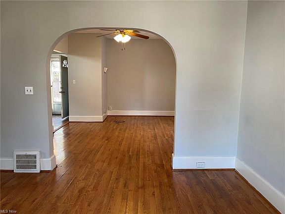3rd image of 7820 Dorver Ave