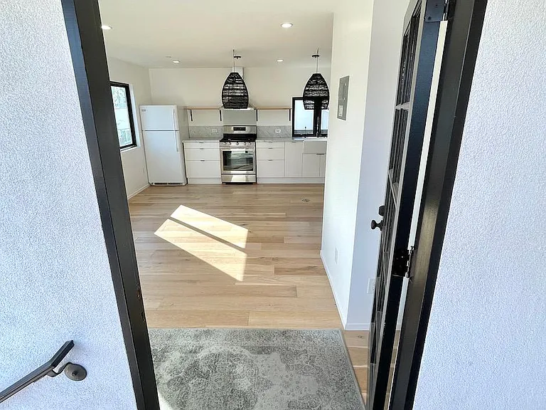 306 S Virginia Ave #306 — Photo 2