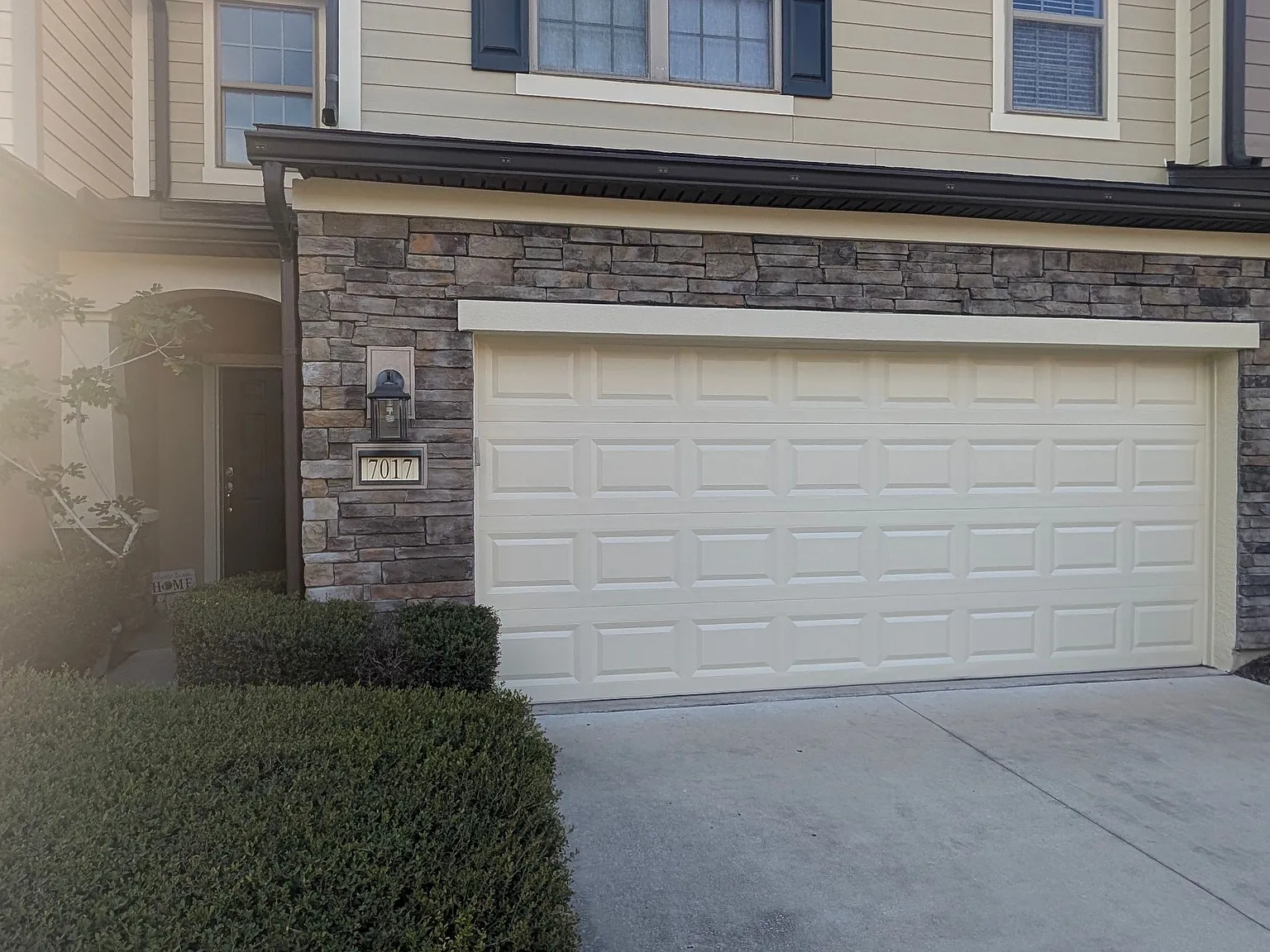 3 bed, 2.5 bath, 1736 sqft, $2,200 — Photo 2
