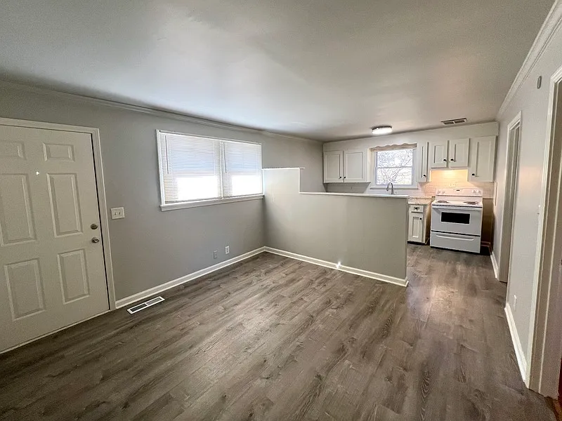 1 bed, 1.0 bath, 650 sqft, $1,495 — Photo 2