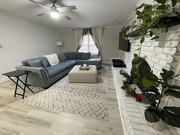 4th image of 107 Whitner Ct