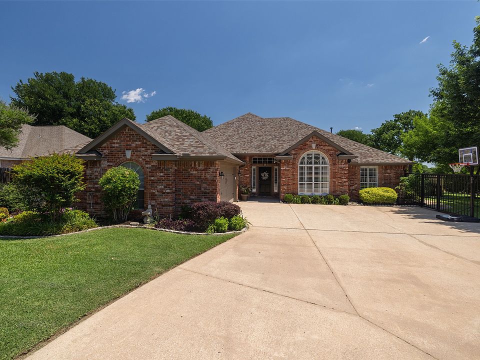 1st image of 3600 Bordeaux Ln