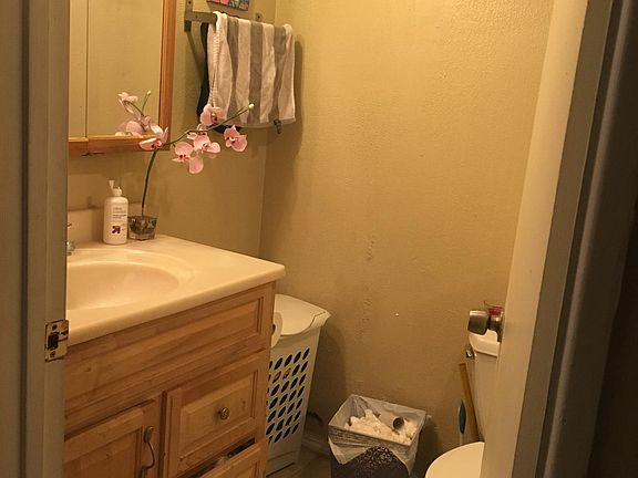 5th image of 443 Bonnie St
