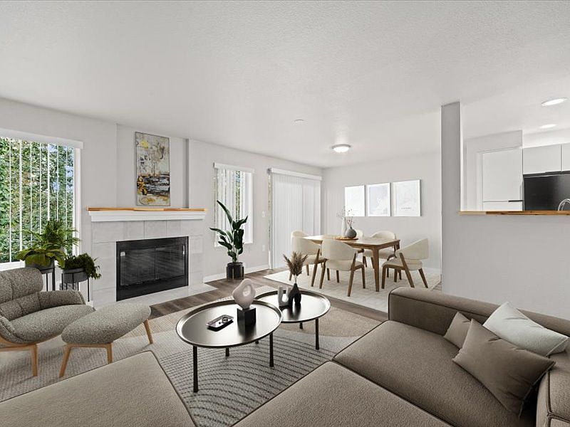 81-Meridian Green 4-3 STAGED-3