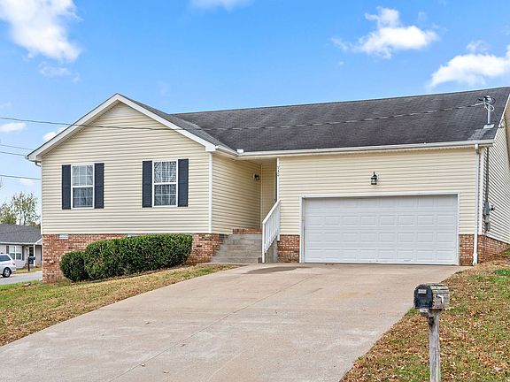 2nd image of 930 Lindsey Dr