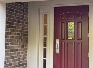 5825 Cove Landing Rd APT 202, Burke, VA 22015